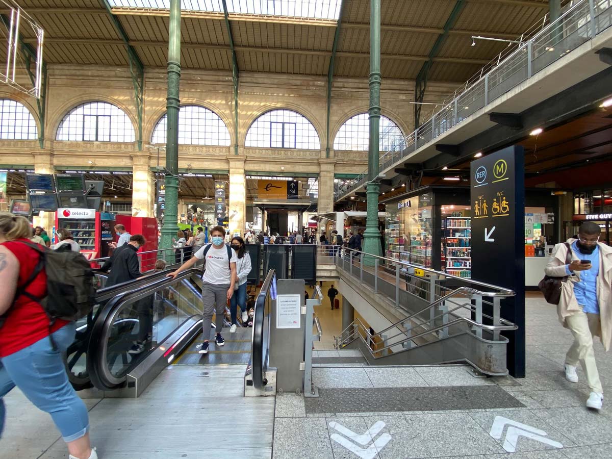 Paris direction to RER and metro form Eurostar