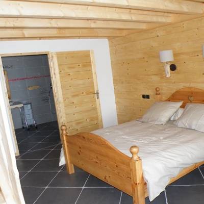 Chalet in Reallon ensuite double room