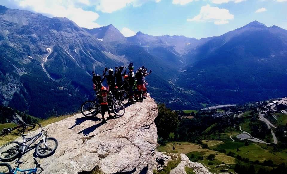 Alps dowhnill mtb – Mountain biking Alps, France  Tourist office of Les 2  Alpes, vacations and mountain stay