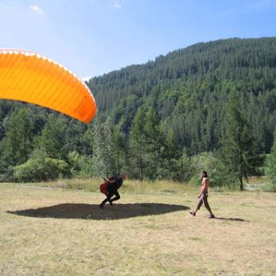 Paragliding course learning to fly in the Alps