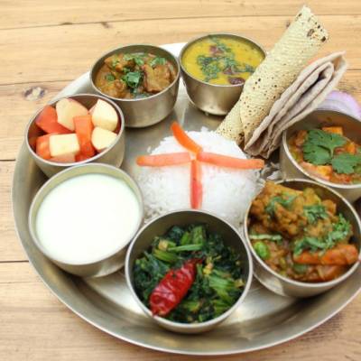 full_chicken-thali_1557383944.jpg