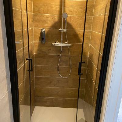 autanes-hotel-shower1.jpg
