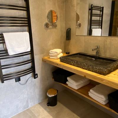 autans-hotel-bathroom5.jpg