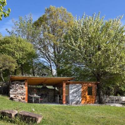 Carpe Diem Chalet summer kitchen area