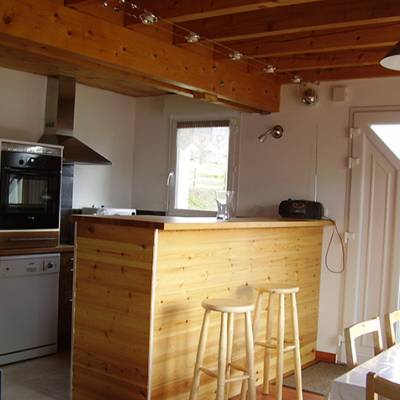 Bar and kitchen area in the Motte Chalet