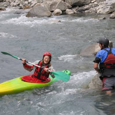Kayaking white water beginners course on the drac